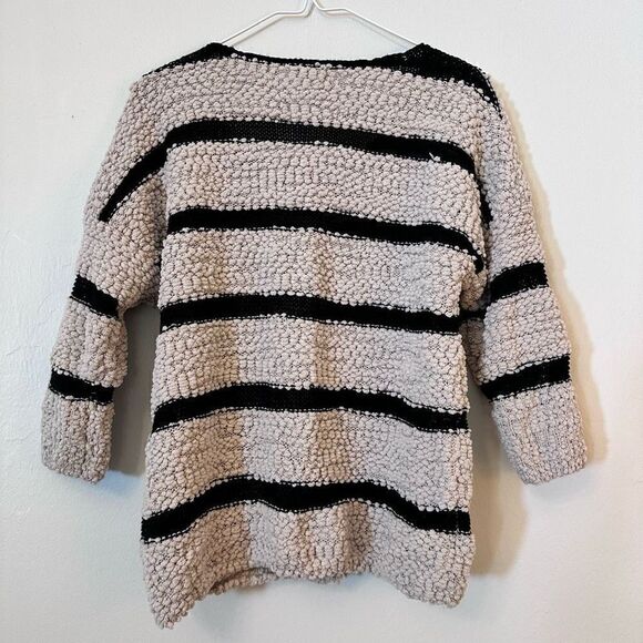 Jolt Women's Beige and Black Striped Knit Sweater Size Medium - Picture 2 of 3